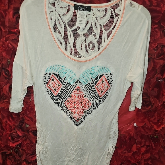 Deb Women's White Graphic Asymmetrical Blouse With Heart Design Size Small - Picture 1 of 7